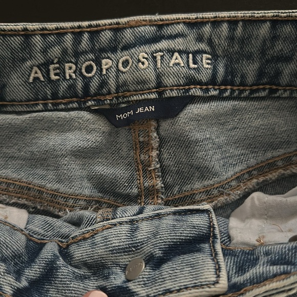 Women’s aeropastel Mom jeans good condition came ripped. Size 00. - Picture 3 of 3